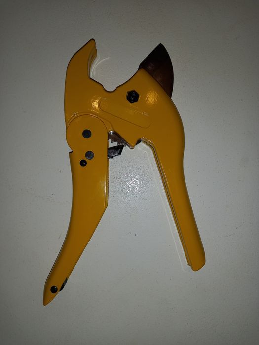 Tesoura de cortar tubos