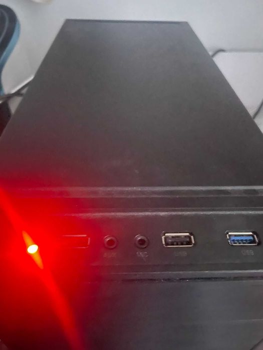 PC Secretário/Escritório AMD Ryzen 5 3400G (Vega 11) - 8GB RAM - SSD 240GB