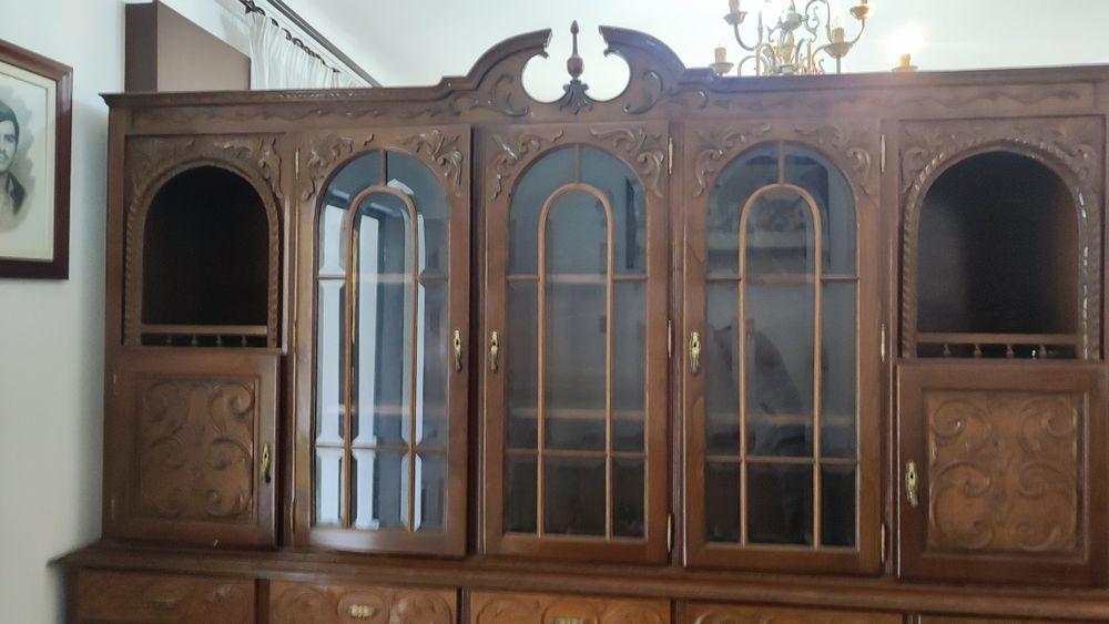 Aparador de grandes dimensões