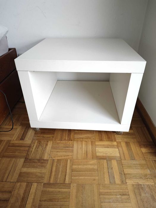Mesa de Apoio IKEA Branca com Rodas – 55 x 55 x 45,5 cm