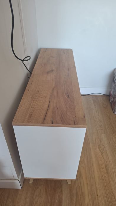 Móvel de TV com 2 portas