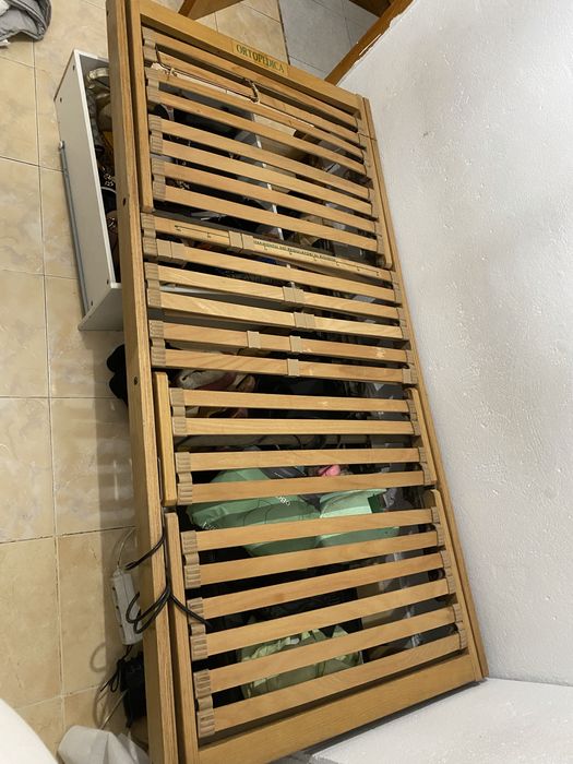 Estrado de cama com motor