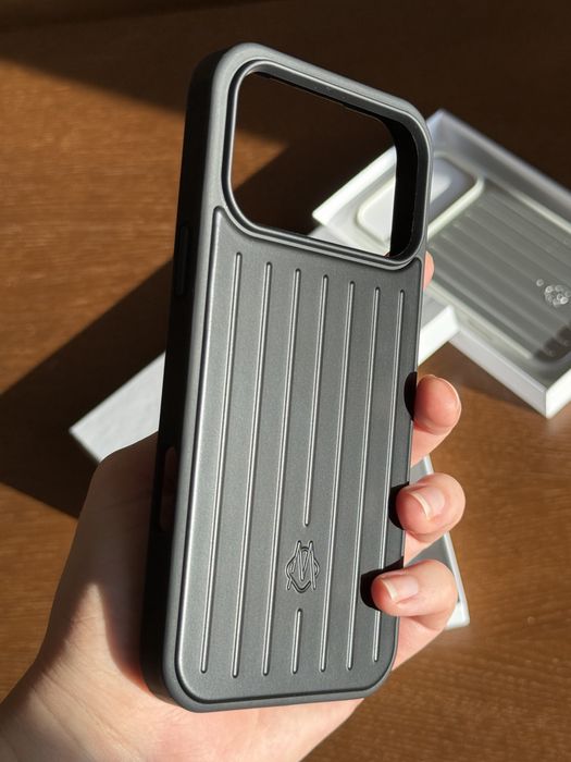 Чохол Rimowa на IPhone 17ProMax