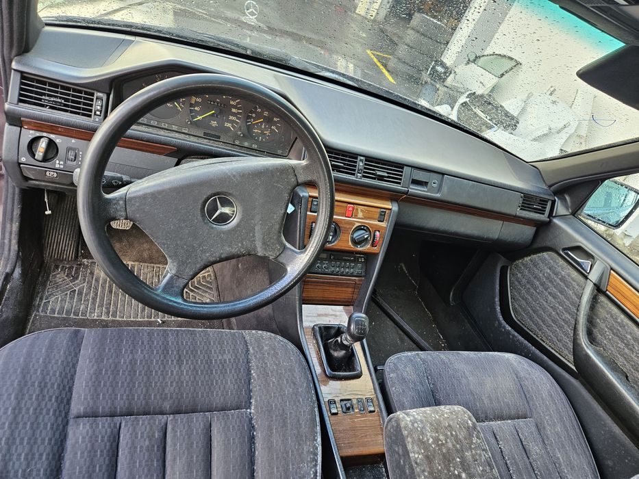 Mercedes-Benz Class E 300D W124 de 1992 para peças