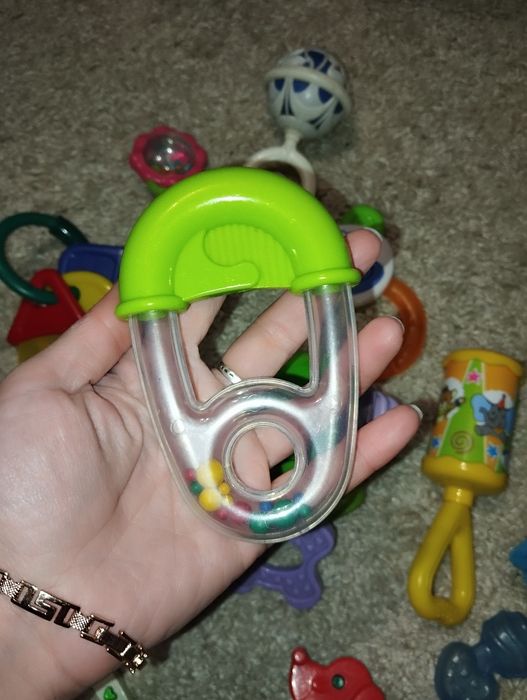 Лот фірмених іграшок