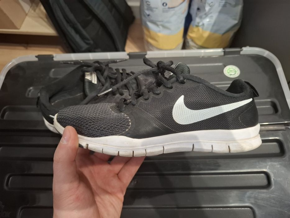 Buty damskie czarne Nike WMNS FLEX ESSENTIAL w dobry stanie rozm. 36