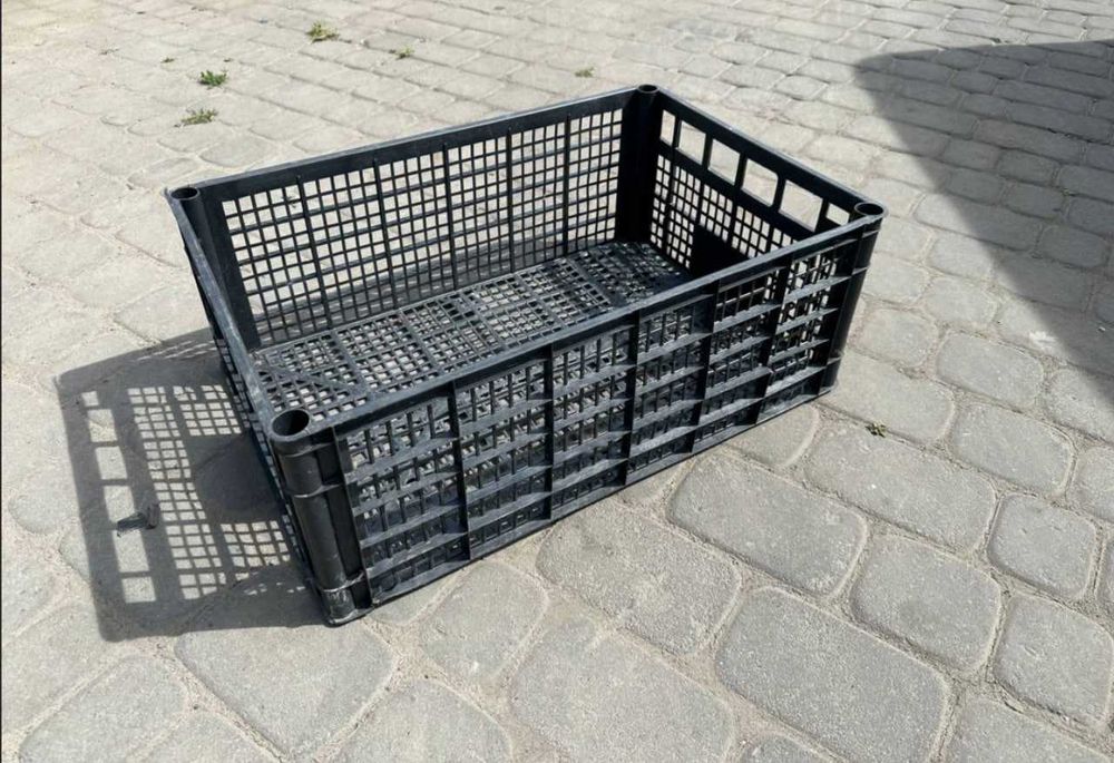 Пластикові ящики