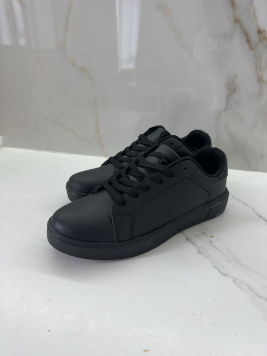 Кросівки чоловічі