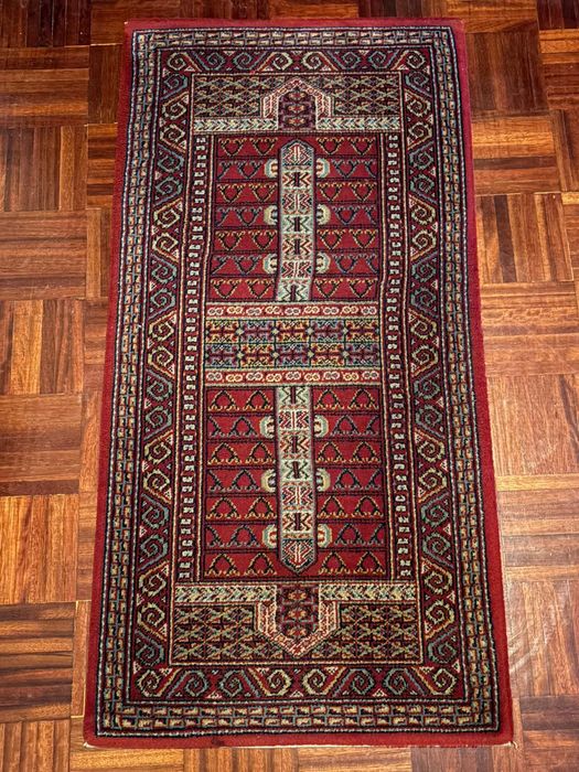 Tapete Persa em bom estado