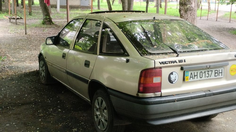 Продам Опель вектра а 1.8 бензин 1990 г. в.обмен с доплатой