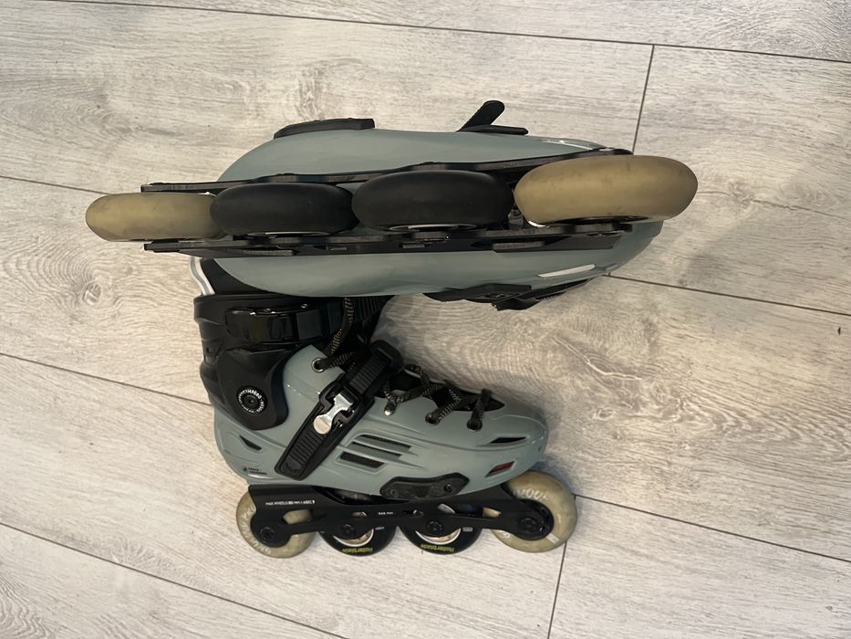 Zestaw (Rolki, Kask, Ochraniacze , Plecak,Dodatkowe kółka świecącę się