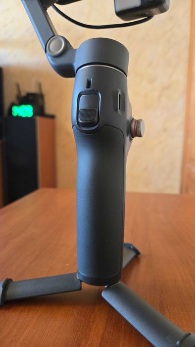 Монопод-стабілізатор DJI Osmo Mobile 7P. Майже новий