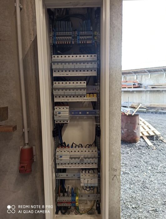 Elektryk z długoletnim doświadczeniem. Instalacje elektryczne