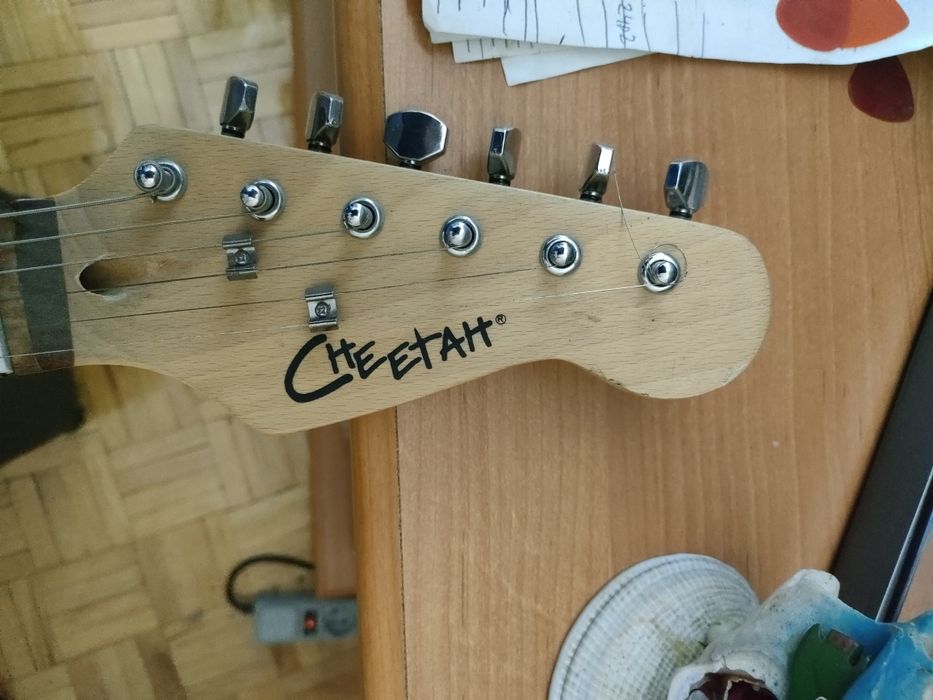 Elektryczna gitara plus wzmacniacz