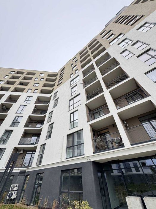 Продаж велика однокімнатна квартира + кухня-вітальня. Франківський р-н