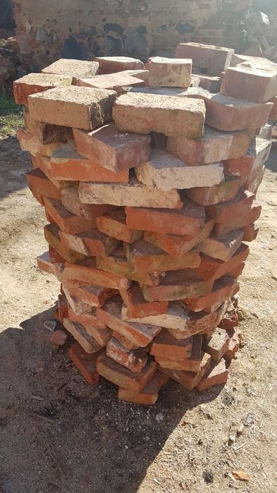 Połówki cegieł oddam za darmo