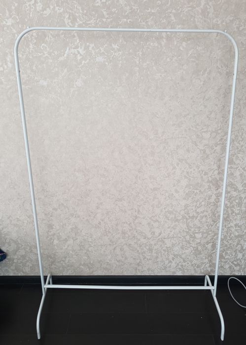 Продам вішалку .