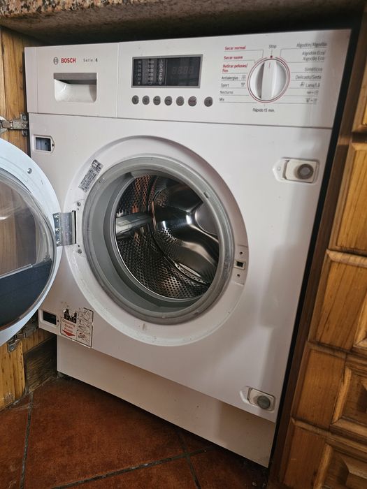 Máquina BOSCH de lavar/secar WKD28541