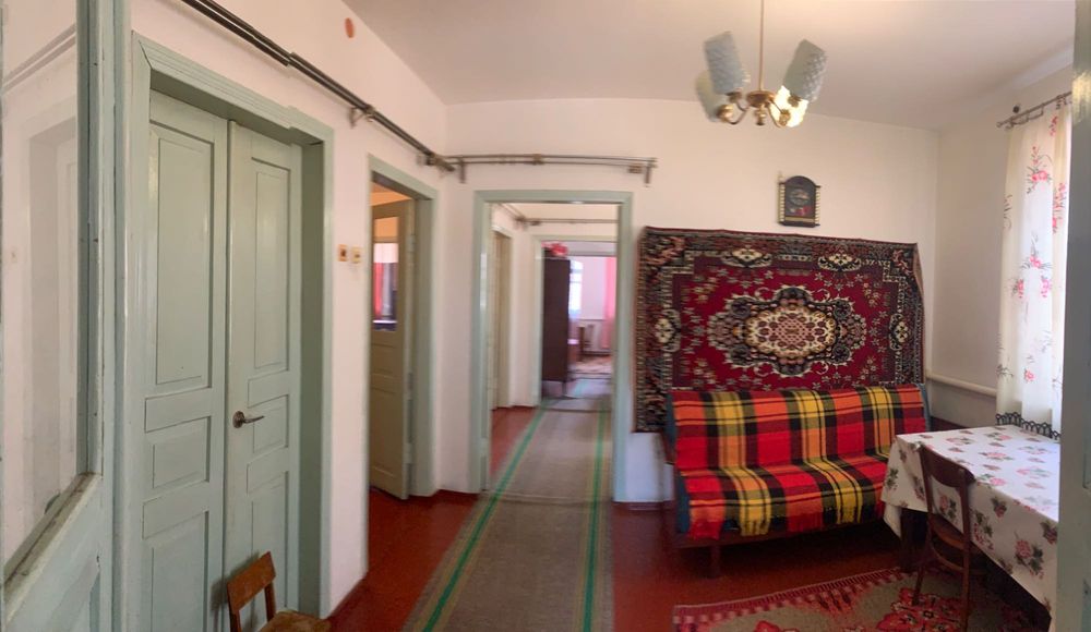 Терміново!продам будинок з ремонтом з виходом на воду