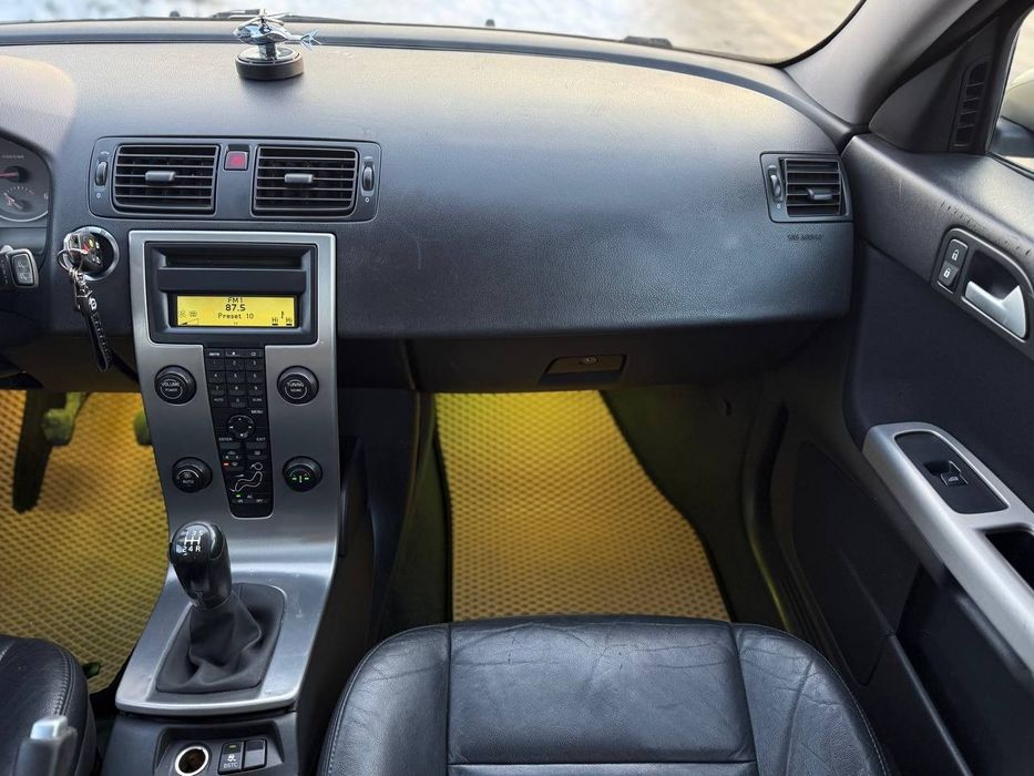 Volvo v50, 2006 року, 1.6 дизель, механіка, 274т.км.
Надійний дизельни