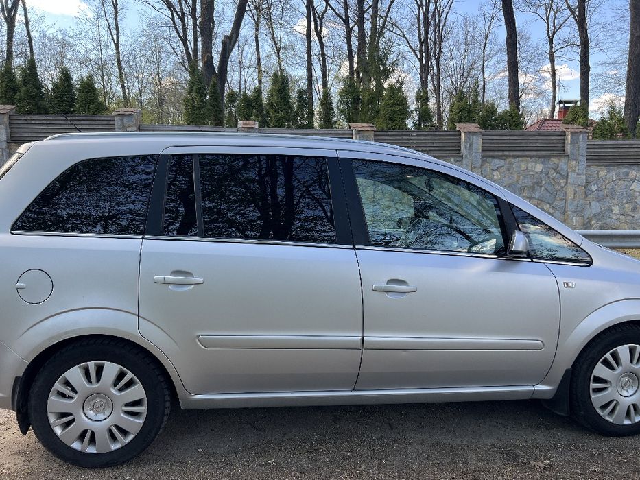 Продам Opel Zafira B