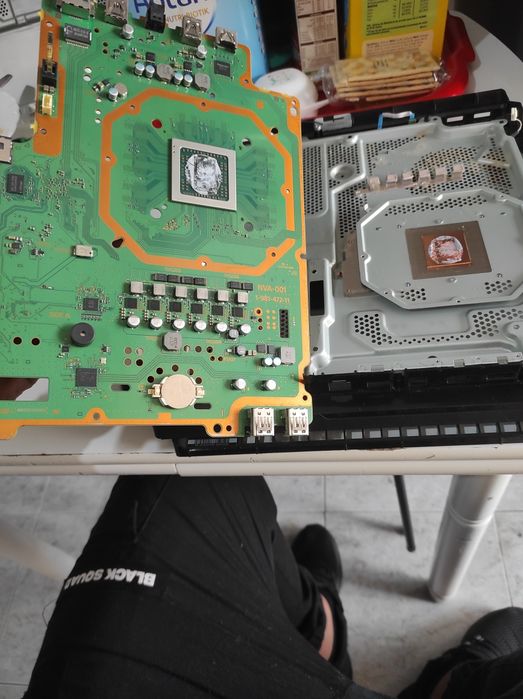 Pintura de casa e manutenção, faço manutenção a PS4 PS5 e mudo a pasta térmica.