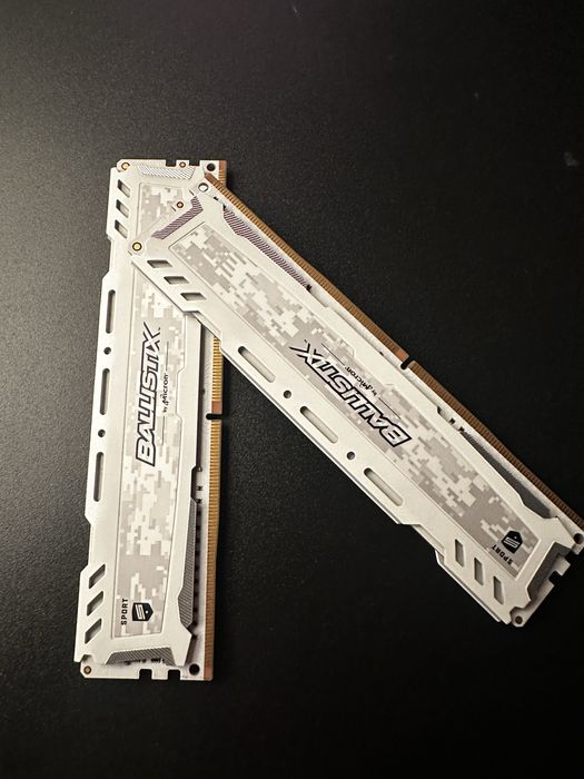 Crucial Ballistix DDR4 3200 MHz 16G 2x8
