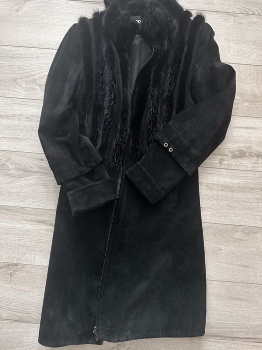 Заброньовано вже. Віддам безкоштовно жіночі речі