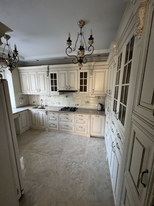 Продаж гарного будинку район Світанку  390 квм