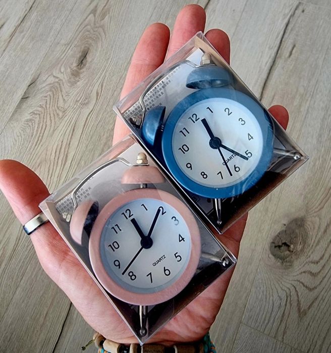 Słodkie kapcie 42 jak Stuart Malutki czerwone punk trampki tenisowki