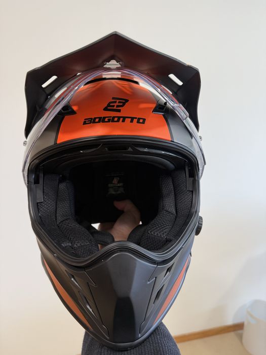 Capacete Bogotto Novo com colunas e microfone