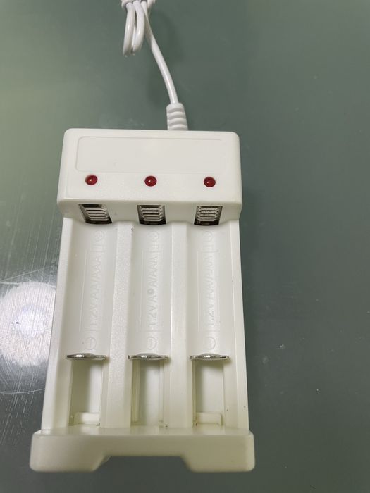 Зарядний пристрій для аккумулаторів