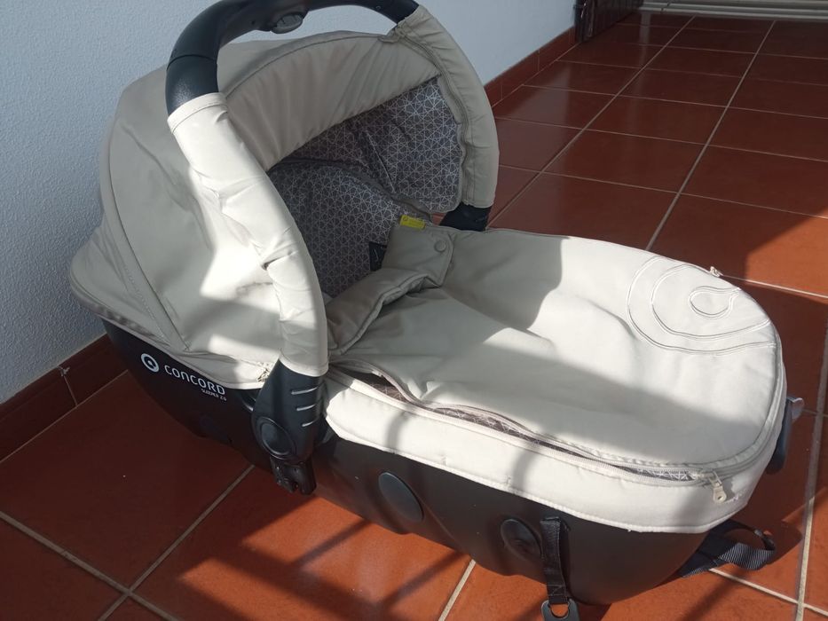 Carrinho de bebé (Ovo, cadeira, alcofa e isofix) Trio Concord Neo