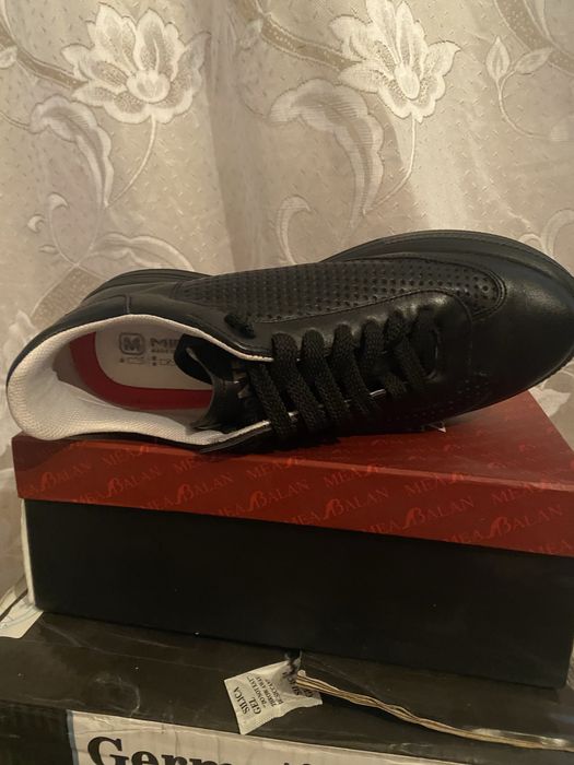 Кросівки натуральна шкіра