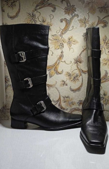 Женские сапоги в ассортименте 37-38 размер