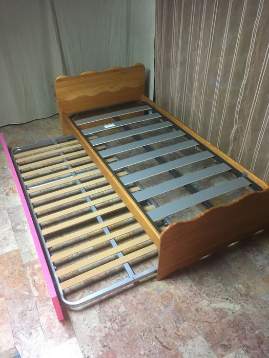 Cama dupla. Com gaveta-cama