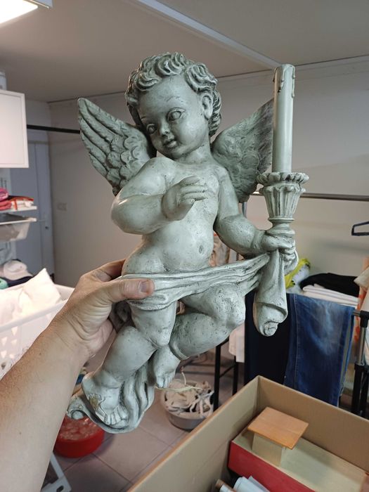 Estatuas electrificadas de parede