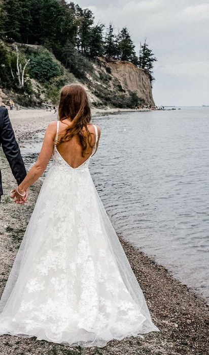 Suknia ślubna sukienka odkryte plecy głęboki dekolt tren