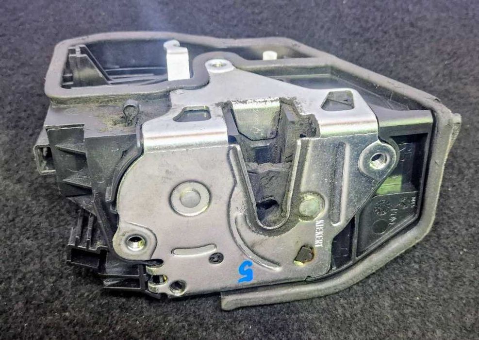 Fechadura / Fecho Porta Trás Direito BMW 1 (F20) ano 2016