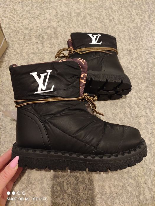 Nowe czarne śniegowce LV r. 37