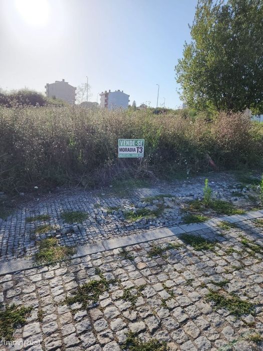 Terreno em Santa Maria da Feira, 330m²