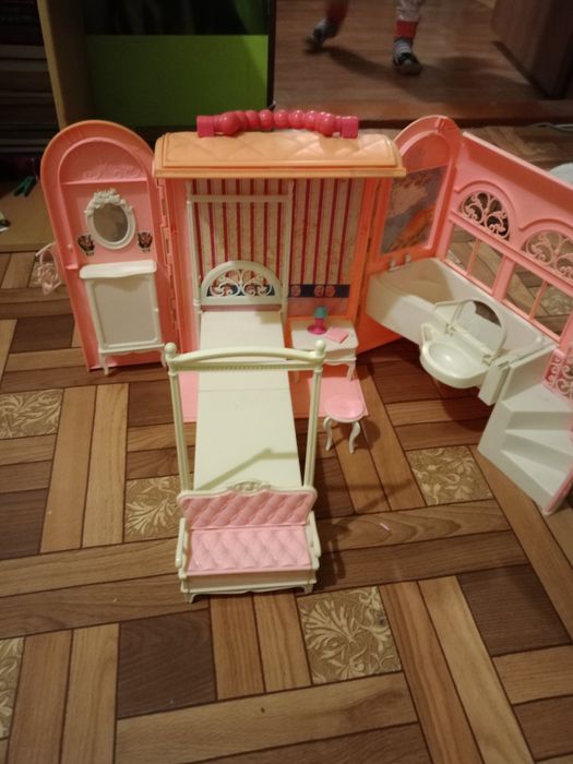 Домик для кукол,кукольный дом