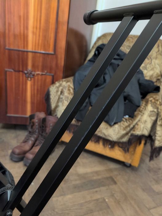 Стійка для клавішних gravity