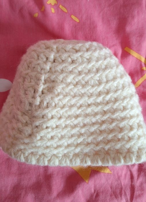 Gorro com flor 23 cm