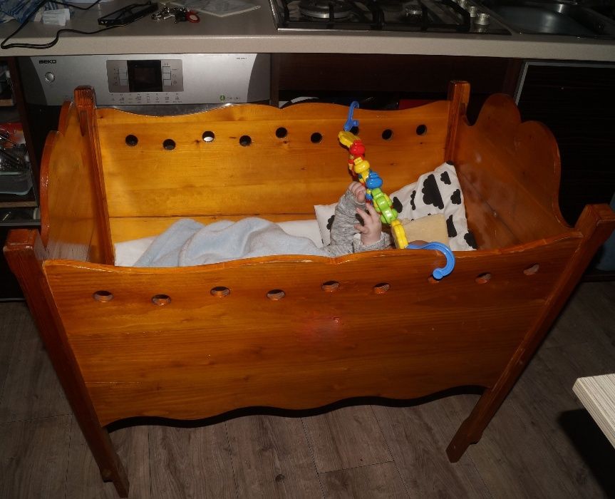 Sliczna stara kolyska unikat