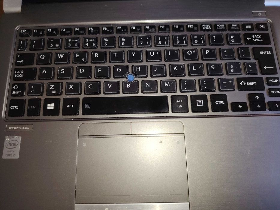Vendo computador portátil Toshiba de 14 polegadas