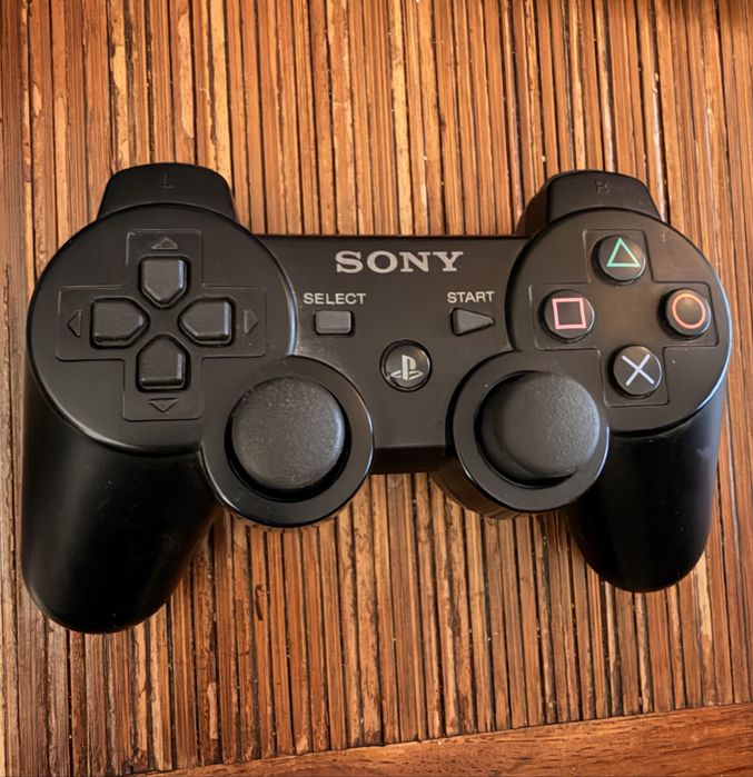 PlayStation 3+Volante c/pedais+31 jogos