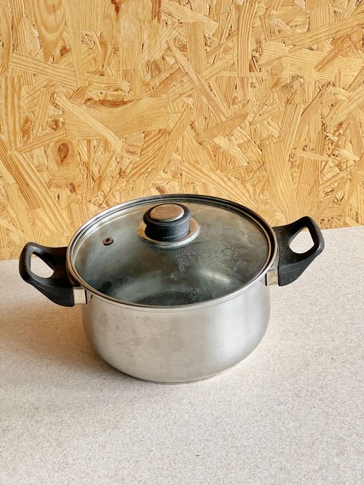 Каструля із кришкою 2л