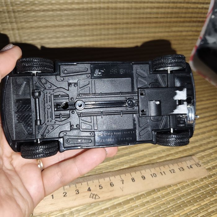 Mini Cooper 2001 — металева модель 1:24, інерційна