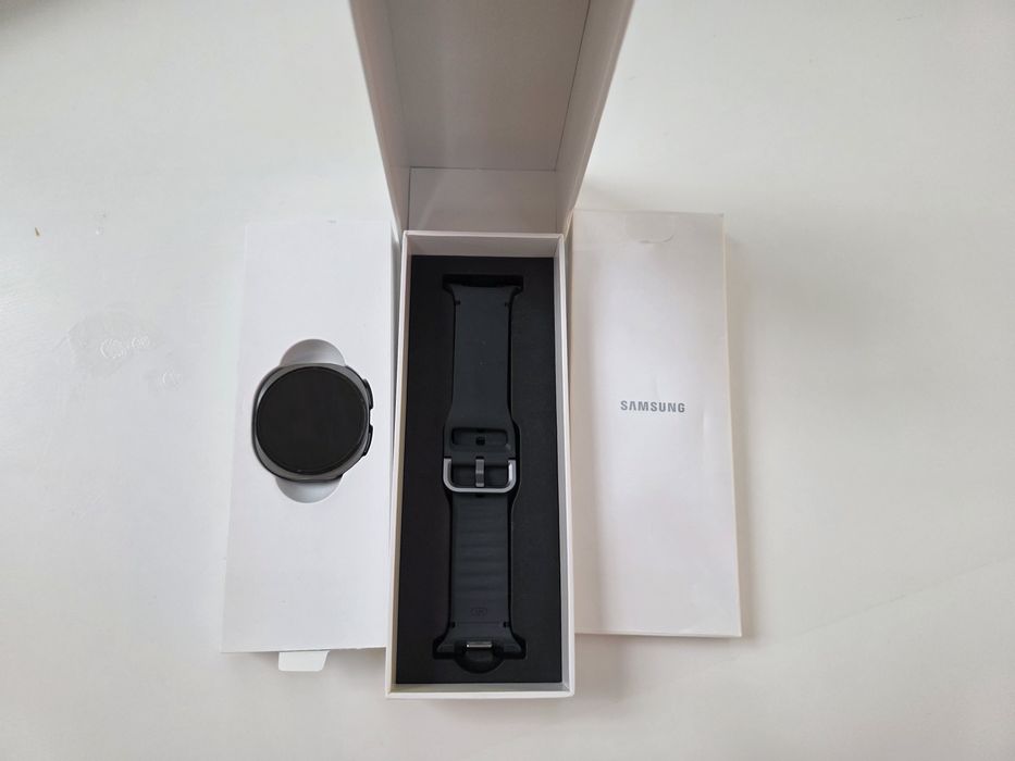 Samsung Galaxy Watch (44 mm, Bluetooth) novo, selado